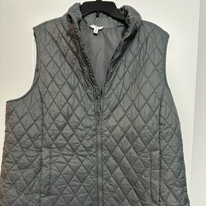 Time and Tru Gray Quilted Sleeveless Puffer Vest